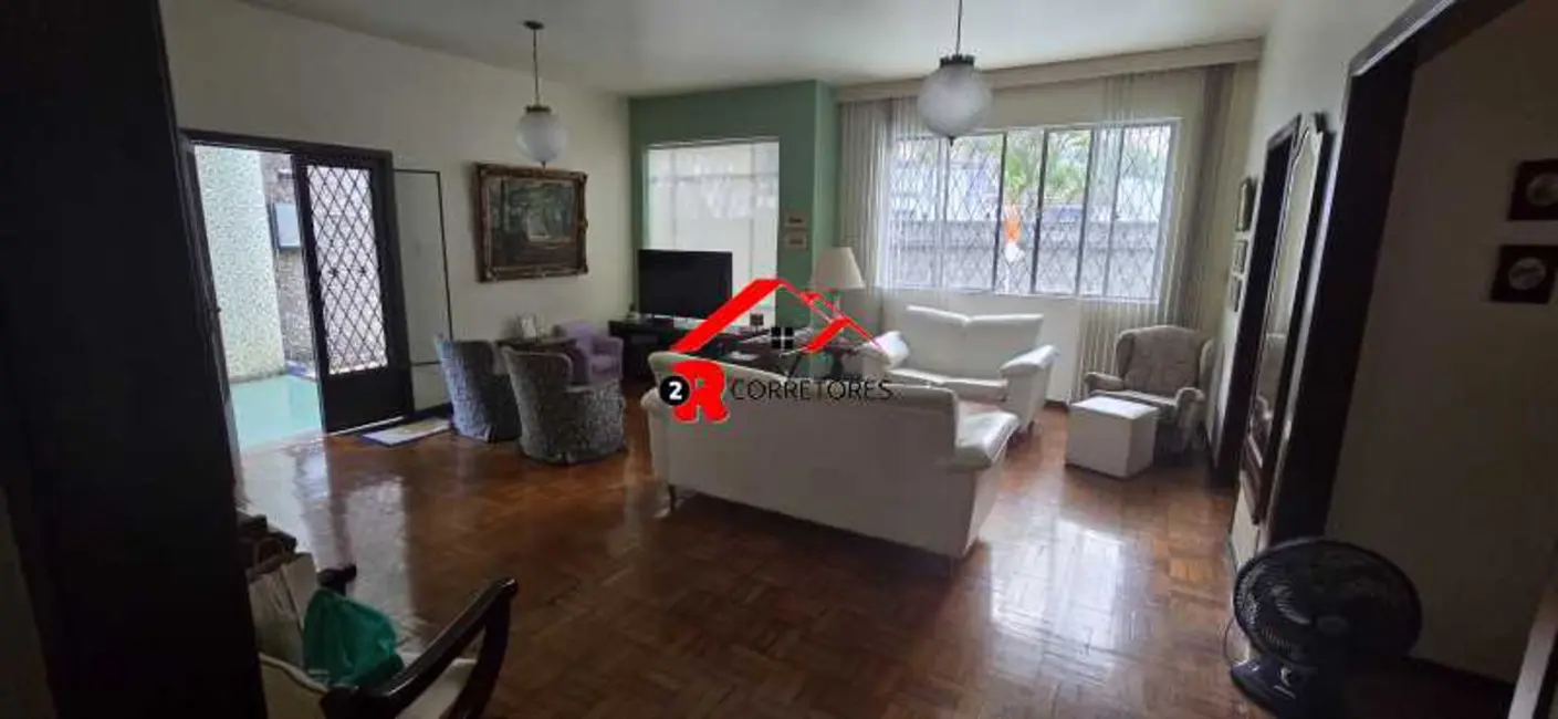 Casa com 5 quartos à venda, 270m2 em Rio De Janeiro - RJ - imagem 4 Foto 4 de Casa com 5 quartos à venda, 270m2 em Rio De Janeiro - RJ