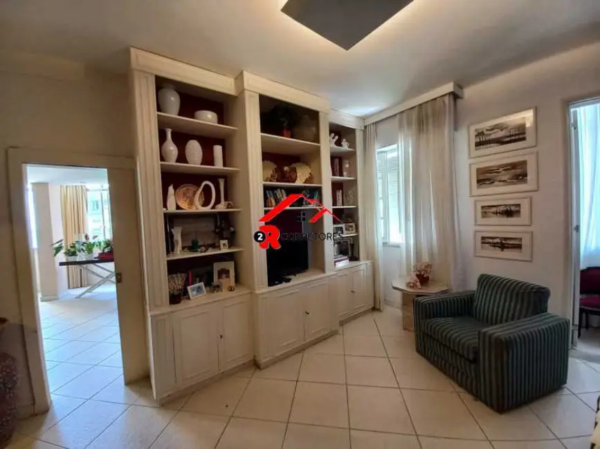 Foto 6 de Apartamento com 4 quartos à venda, 247m2 em Rio De Janeiro - RJ