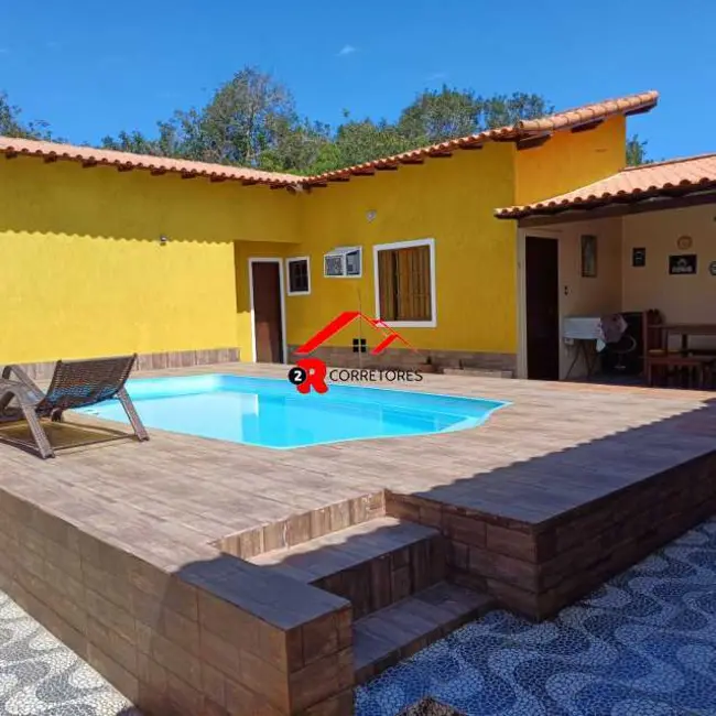 Foto 2 de Casa de Condomínio com 4 quartos à venda, 120m2 em Araruama - RJ