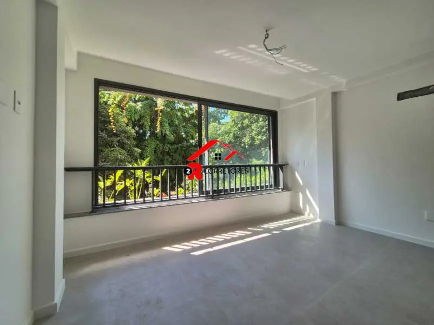 Loft / Flat com 1 quarto à venda, 34m2 em Rio De Janeiro - RJ - imagem 5 Foto 5 de Loft / Flat com 1 quarto à venda, 34m2 em Rio De Janeiro - RJ