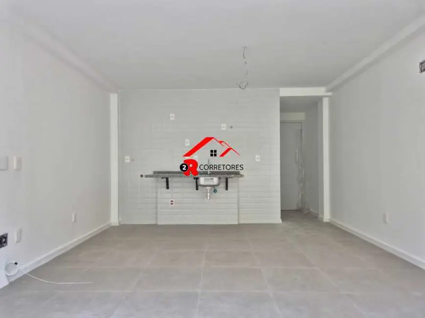 Loft / Flat com 1 quarto à venda, 34m2 em Rio De Janeiro - RJ - imagem 8 Foto 8 de Loft / Flat com 1 quarto à venda, 34m2 em Rio De Janeiro - RJ