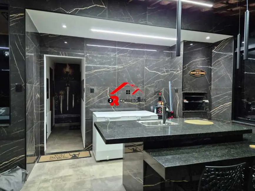 Foto 4 de Casa de Condomínio com 3 quartos à venda, 316m2 em Araruama - RJ