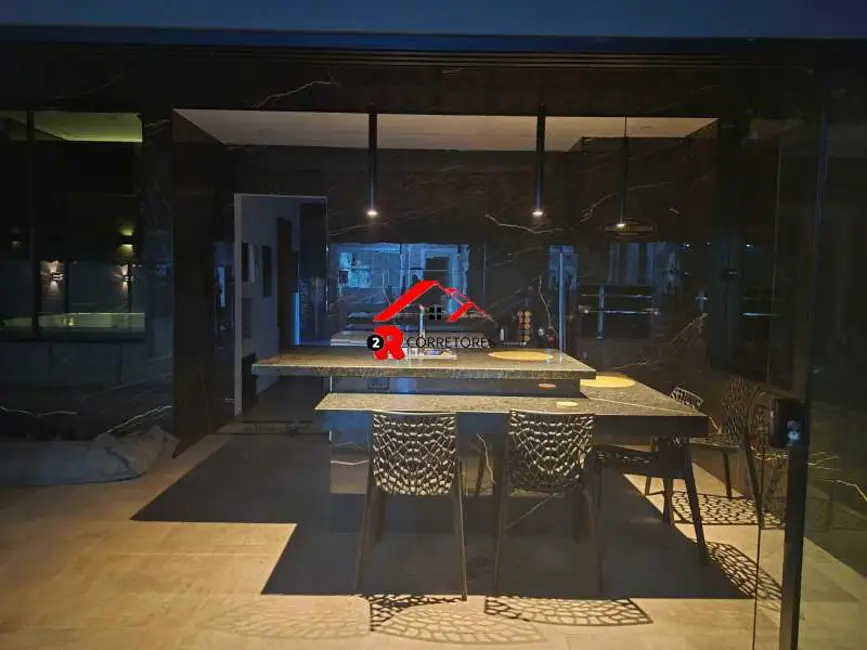 Foto 7 de Casa de Condomínio com 3 quartos à venda, 316m2 em Araruama - RJ