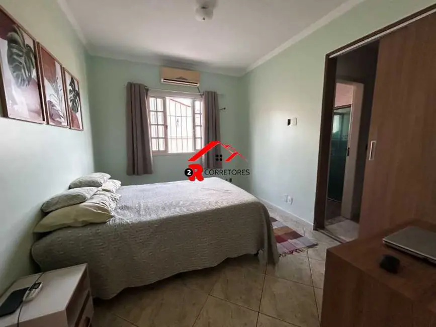 Foto 7 de Casa com 4 quartos à venda, 364m2 em Marica - RJ