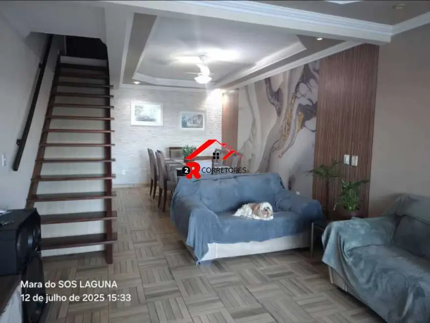 Foto 4 de Casa com 5 quartos à venda, 218m2 em Araruama - RJ