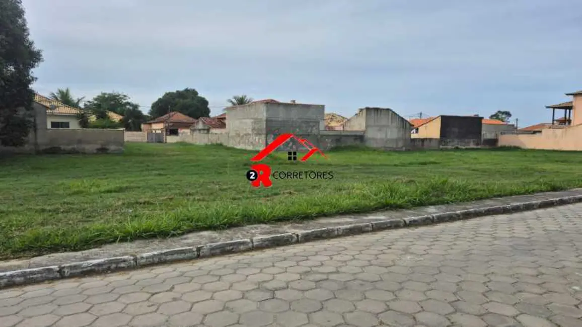 Foto 2 de Terreno / Lote à venda, 316m2 em Araruama - RJ