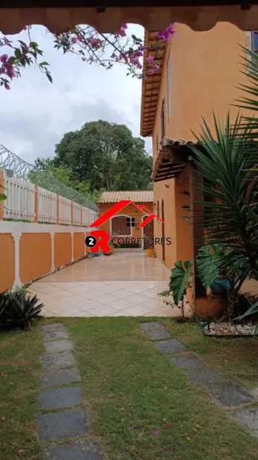 Foto 3 de Casa de Condomínio com 4 quartos à venda, 280m2 em Araruama - RJ