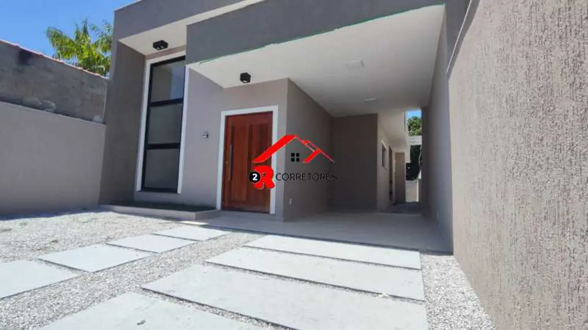 Foto 2 de Casa com 3 quartos à venda, 120m2 em Araruama - RJ