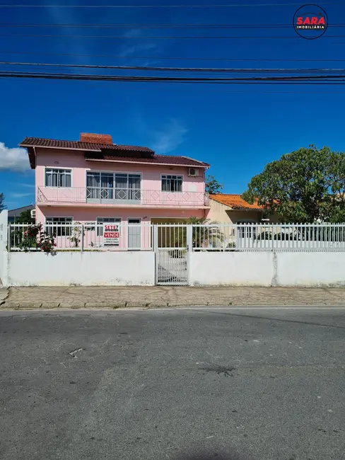 Foto 1 de Casa com 4 quartos à venda, 180m2 em Barra do Aririú, Palhoca - SC