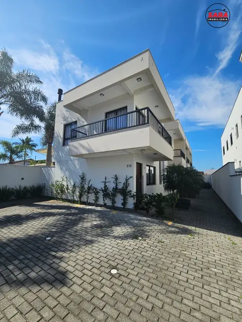 Foto 1 de Sobrado com 2 quartos à venda, 71m2 em Palhoca - SC
