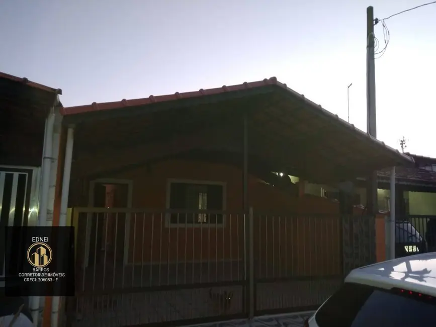 Casa com 2 quartos à venda, 70m2 em Caiçara, Praia Grande - SP - imagem 2 Foto 2 de Casa com 2 quartos à venda, 70m2 em Caiçara, Praia Grande - SP