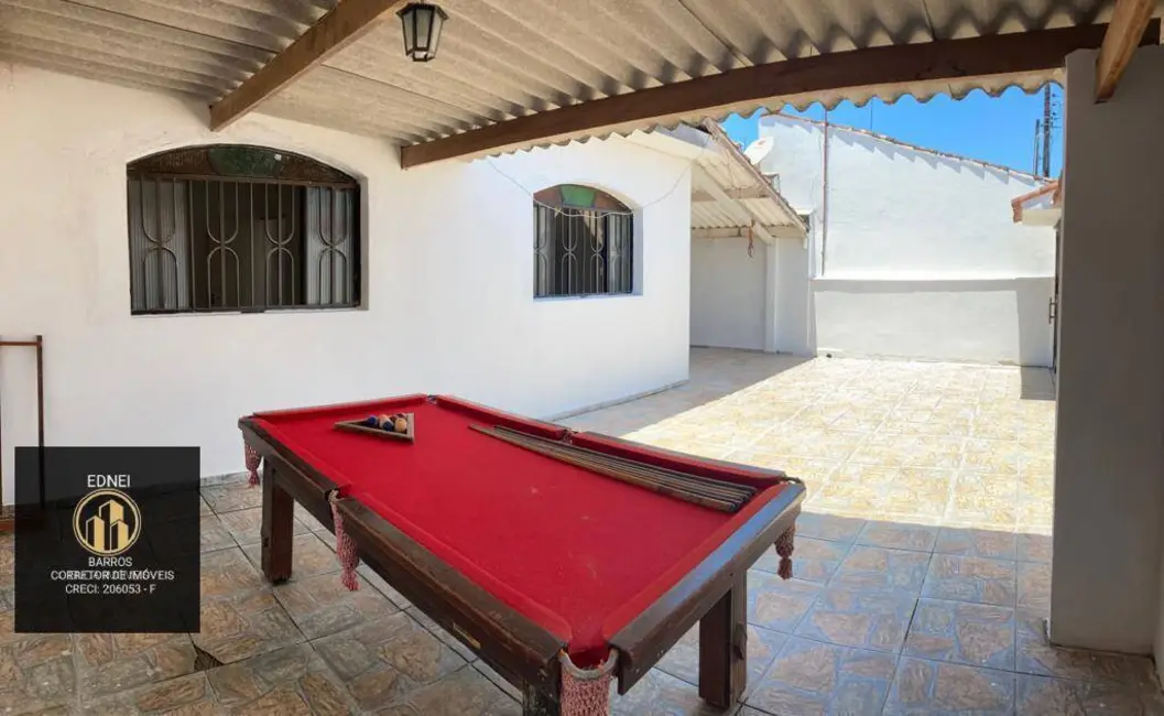 Casa com 3 quartos à venda em Itanhaem - SP - imagem 4 Foto 4 de Casa com 3 quartos à venda em Itanhaem - SP