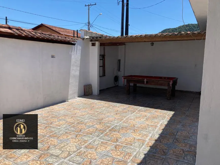 Casa com 3 quartos à venda em Itanhaem - SP - imagem 3 Foto 3 de Casa com 3 quartos à venda em Itanhaem - SP