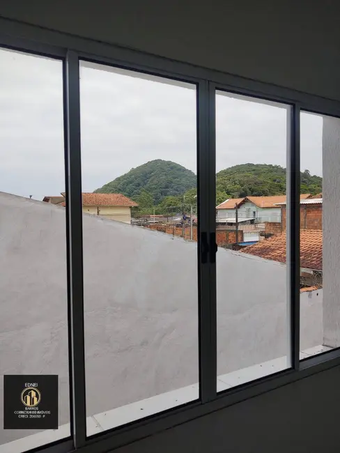 Foto 1 de Casa com 2 quartos à venda em Mongagua - SP