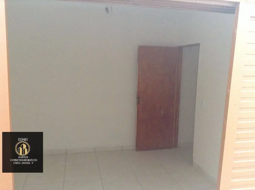 Foto 5 de Casa com 2 quartos à venda, 81m2 em Princesa, Praia Grande - SP
