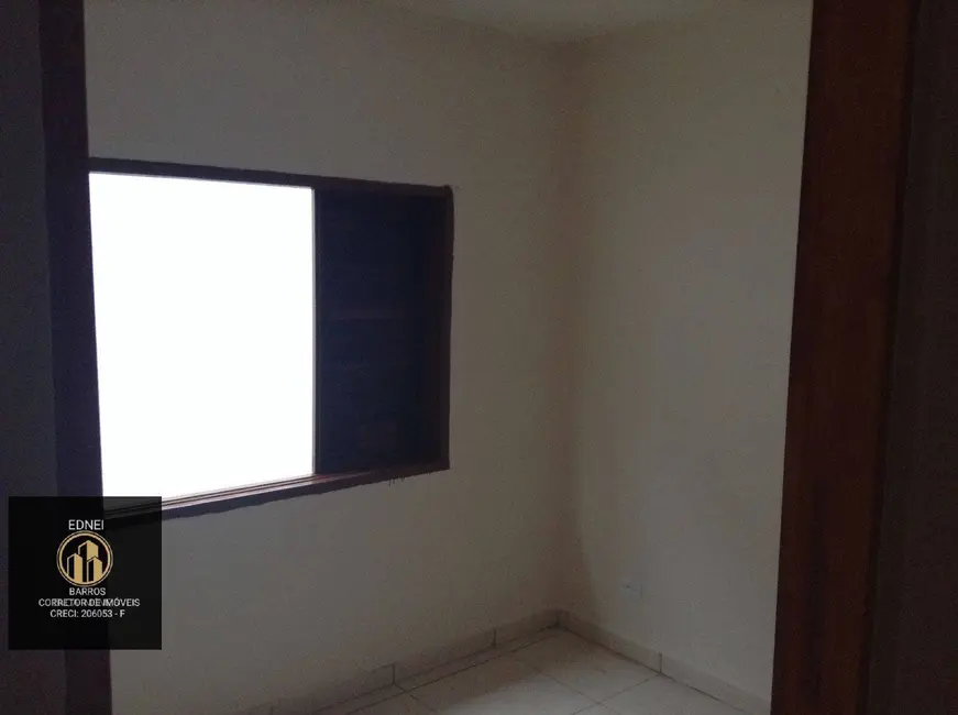 Foto 4 de Casa com 2 quartos à venda, 81m2 em Princesa, Praia Grande - SP