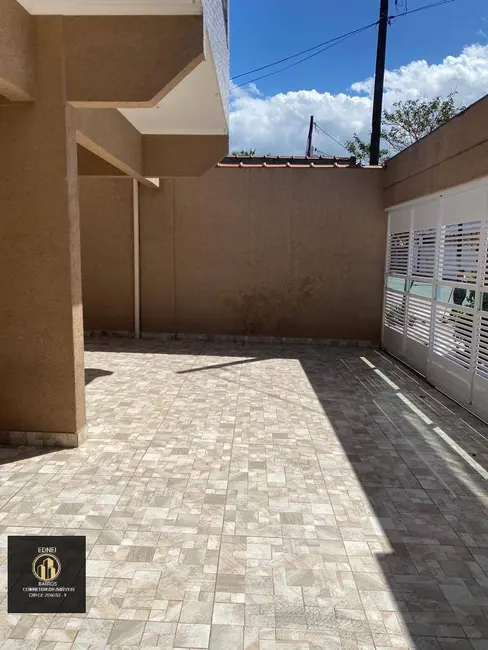 Foto 2 de Sobrado com 2 quartos à venda em Maracanã, Praia Grande - SP