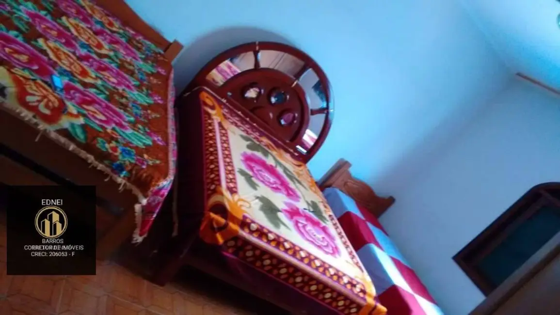 Foto 4 de Casa com 2 quartos à venda, 406m2 em Tupi, Praia Grande - SP