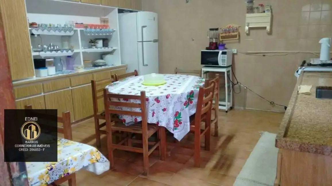 Foto 3 de Casa com 2 quartos à venda, 406m2 em Tupi, Praia Grande - SP