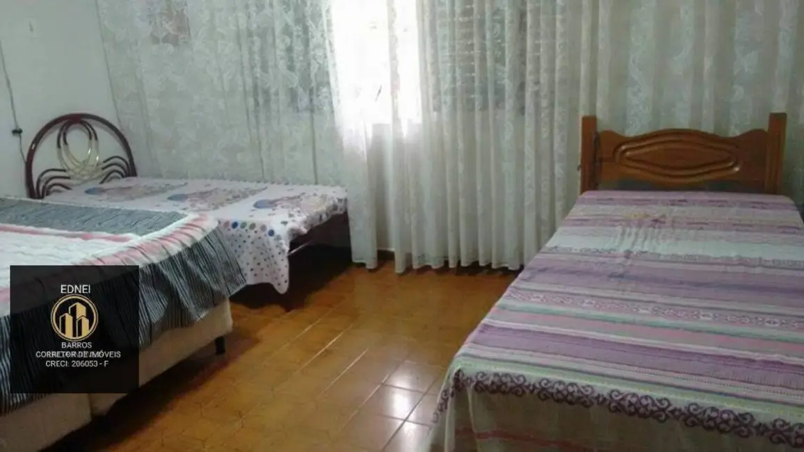 Foto 5 de Casa com 2 quartos à venda, 406m2 em Tupi, Praia Grande - SP