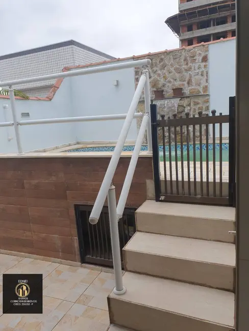 Foto 1 de Casa com 3 quartos à venda, 170m2 em Guilhermina, Praia Grande - SP