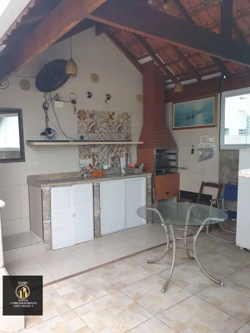 Casa com 3 quartos à venda, 170m2 em Guilhermina, Praia Grande - SP - imagem 3 Foto 3 de Casa com 3 quartos à venda, 170m2 em Guilhermina, Praia Grande - SP