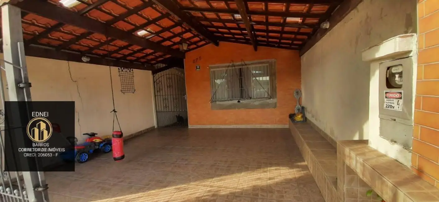 Casa com 2 quartos à venda em Caiçara, Praia Grande - SP - imagem 3 Foto 3 de Casa com 2 quartos à venda em Caiçara, Praia Grande - SP