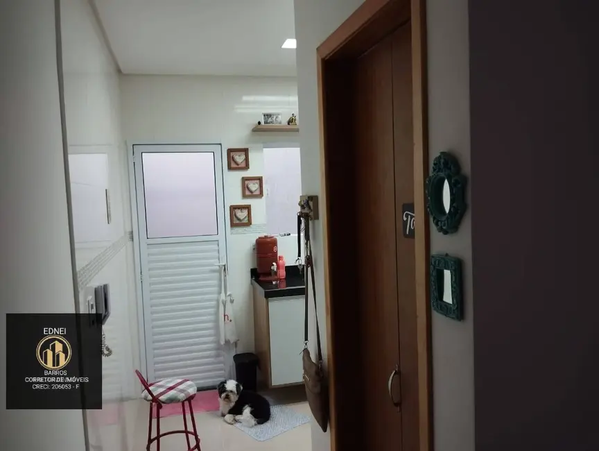 Casa com 2 quartos à venda, 56m2 em Canto do Forte, Praia Grande - SP - imagem 6 Foto 6 de Casa com 2 quartos à venda, 56m2 em Canto do Forte, Praia Grande - SP