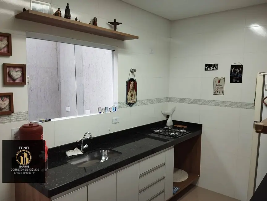 Casa com 2 quartos à venda, 56m2 em Canto do Forte, Praia Grande - SP - imagem 5 Foto 5 de Casa com 2 quartos à venda, 56m2 em Canto do Forte, Praia Grande - SP