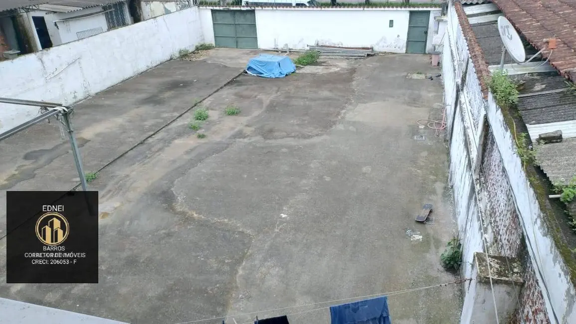 Sobrado com 3 quartos à venda, 360m2 em Centro, Sao Vicente - SP - imagem 3 Foto 3 de Sobrado com 3 quartos à venda, 360m2 em Centro, Sao Vicente - SP