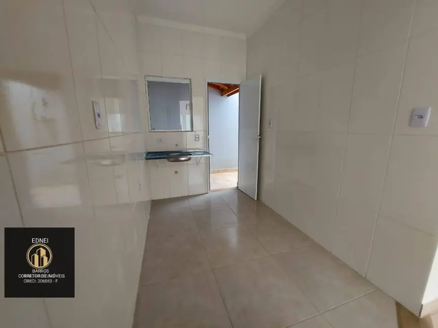 Foto 6 de Casa com 2 quartos à venda, 45m2 em Maracanã, Praia Grande - SP