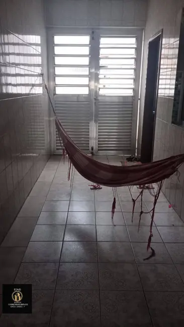 Foto 9 de Casa com 2 quartos à venda, 180m2 em Jardim Rio Branco, Sao Vicente - SP