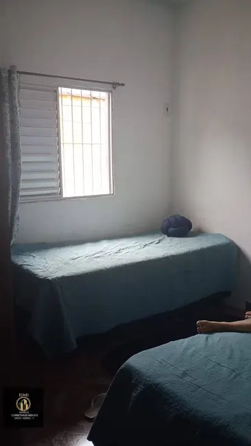 Foto 4 de Casa com 2 quartos à venda, 180m2 em Jardim Rio Branco, Sao Vicente - SP