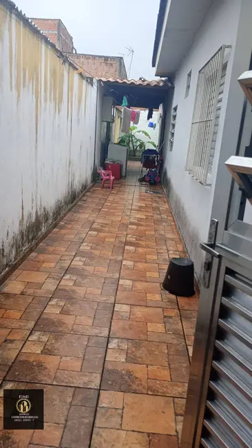 Foto 8 de Casa com 2 quartos à venda, 180m2 em Jardim Rio Branco, Sao Vicente - SP