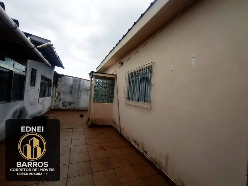 Foto 9 de Casa com 2 quartos à venda, 254m2 em Parque das Bandeiras, Sao Vicente - SP