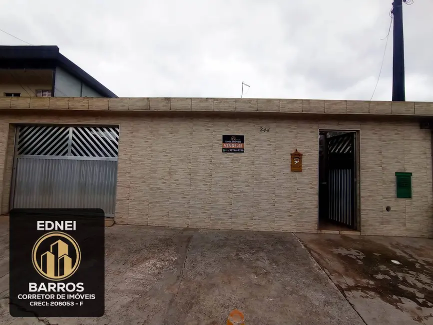 Foto 1 de Casa com 2 quartos à venda, 254m2 em Parque das Bandeiras, Sao Vicente - SP