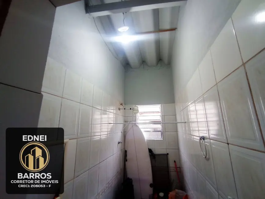 Foto 4 de Casa com 2 quartos à venda, 254m2 em Parque das Bandeiras, Sao Vicente - SP