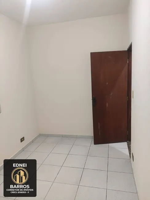 Foto 2 de Casa com 2 quartos à venda, 150m2 em Jardim Rio Branco, Sao Vicente - SP