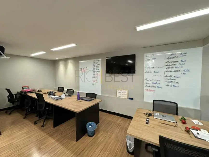 Sala Comercial à venda e para alugar, 140m2 em Rio De Janeiro - RJ - imagem 5 Foto 5 de Sala Comercial à venda e para alugar, 140m2 em Rio De Janeiro - RJ