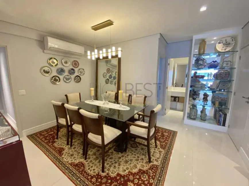 Apartamento com 4 quartos à venda, 160m2 em Rio De Janeiro - RJ - imagem 3 Foto 3 de Apartamento com 4 quartos à venda, 160m2 em Rio De Janeiro - RJ