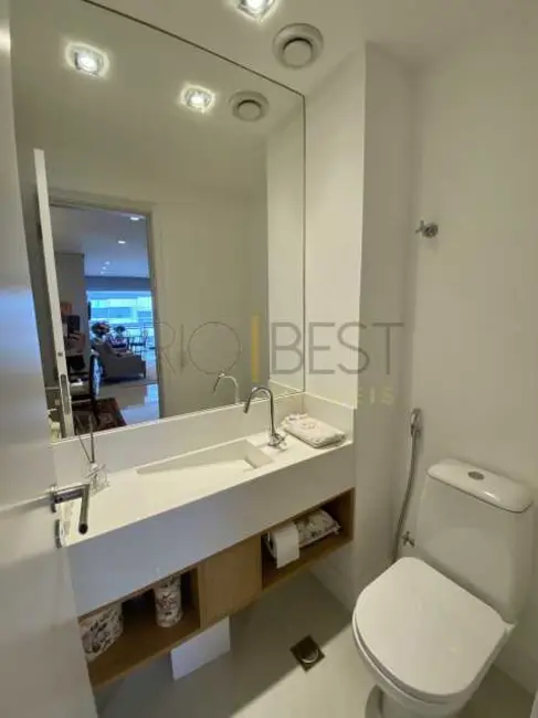 Apartamento com 4 quartos à venda, 160m2 em Rio De Janeiro - RJ - imagem 9 Foto 9 de Apartamento com 4 quartos à venda, 160m2 em Rio De Janeiro - RJ