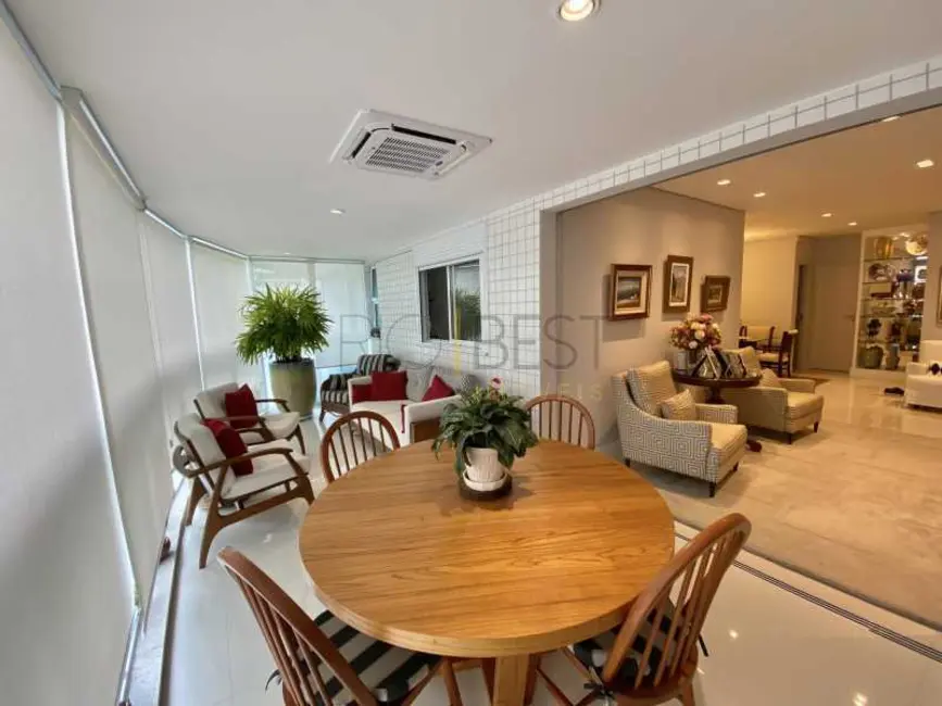 Apartamento com 4 quartos à venda, 160m2 em Rio De Janeiro - RJ - imagem 7 Foto 7 de Apartamento com 4 quartos à venda, 160m2 em Rio De Janeiro - RJ