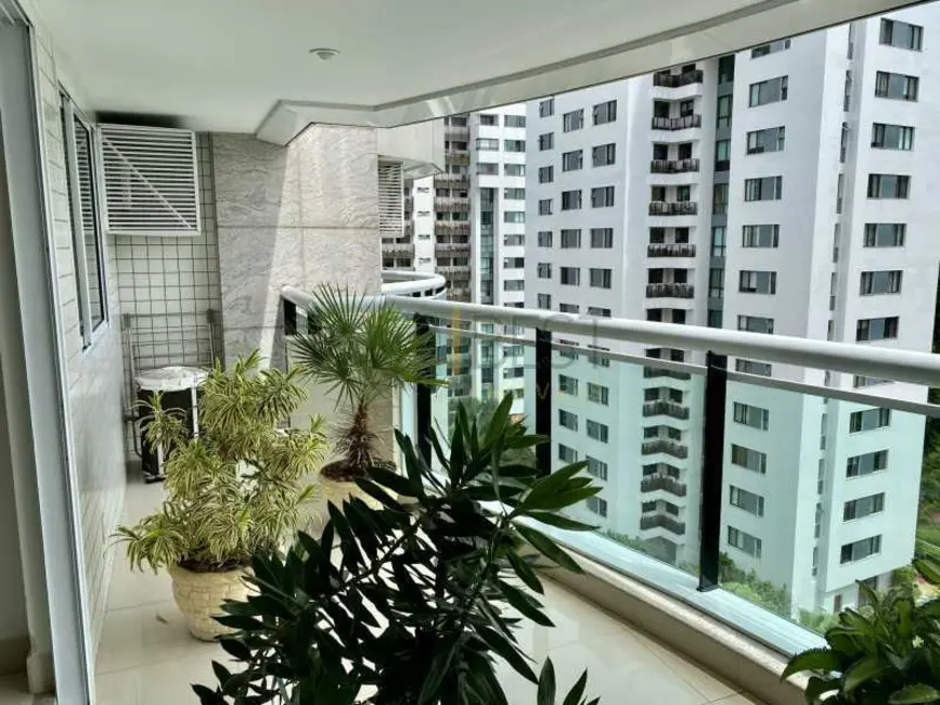 Apartamento com 3 quartos à venda e para alugar, 127m2 em Rio De Janeiro - RJ - imagem 9 Foto 9 de Apartamento com 3 quartos à venda e para alugar, 127m2 em Rio De Janeiro - RJ