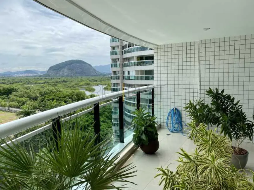 Apartamento com 3 quartos à venda e para alugar, 127m2 em Rio De Janeiro - RJ - imagem 1 Foto 1 de Apartamento com 3 quartos à venda e para alugar, 127m2 em Rio De Janeiro - RJ