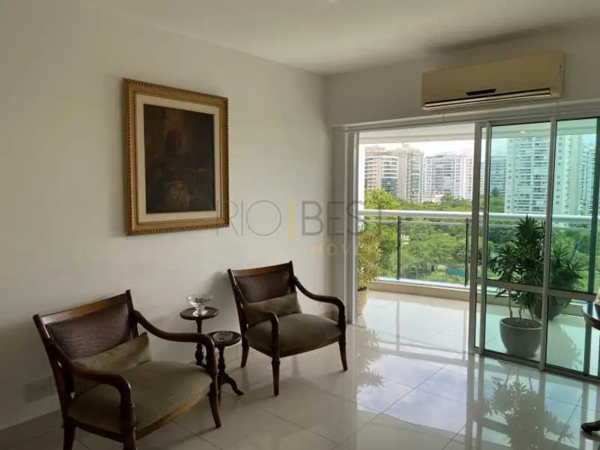 Apartamento com 3 quartos à venda e para alugar, 127m2 em Rio De Janeiro - RJ - imagem 5 Foto 5 de Apartamento com 3 quartos à venda e para alugar, 127m2 em Rio De Janeiro - RJ