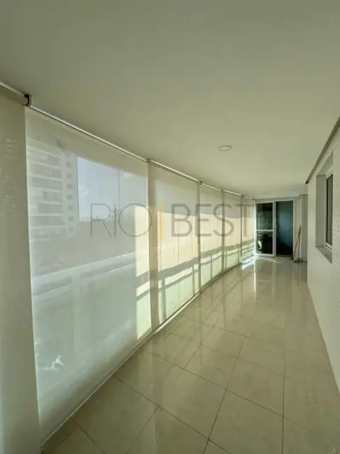 Apartamento com 3 quartos para alugar, 110m2 em Rio De Janeiro - RJ - imagem 3 Foto 3 de Apartamento com 3 quartos para alugar, 110m2 em Rio De Janeiro - RJ