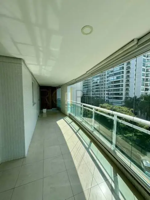 Apartamento com 3 quartos para alugar, 110m2 em Rio De Janeiro - RJ - imagem 2 Foto 2 de Apartamento com 3 quartos para alugar, 110m2 em Rio De Janeiro - RJ