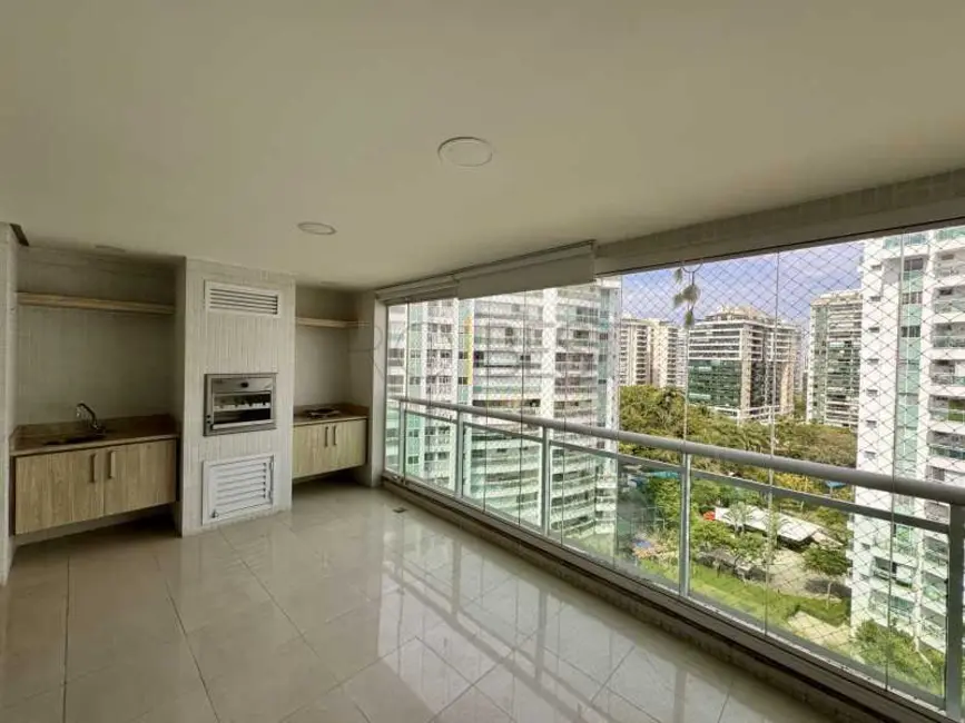 Apartamento com 4 quartos à venda e para alugar, 160m2 em Rio De Janeiro - RJ - imagem 4 Foto 4 de Apartamento com 4 quartos à venda e para alugar, 160m2 em Rio De Janeiro - RJ