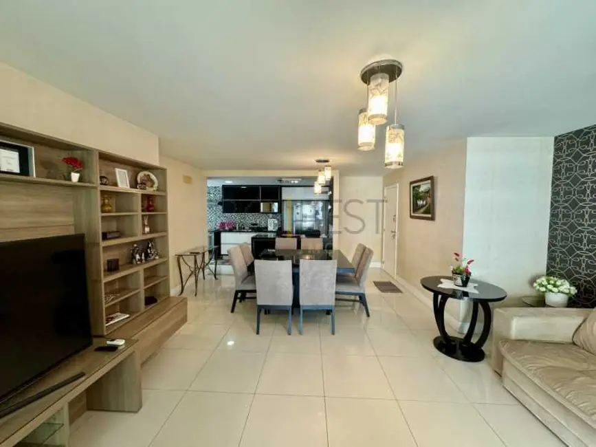 Apartamento com 4 quartos à venda e para alugar, 160m2 em Rio De Janeiro - RJ - imagem 6 Foto 6 de Apartamento com 4 quartos à venda e para alugar, 160m2 em Rio De Janeiro - RJ