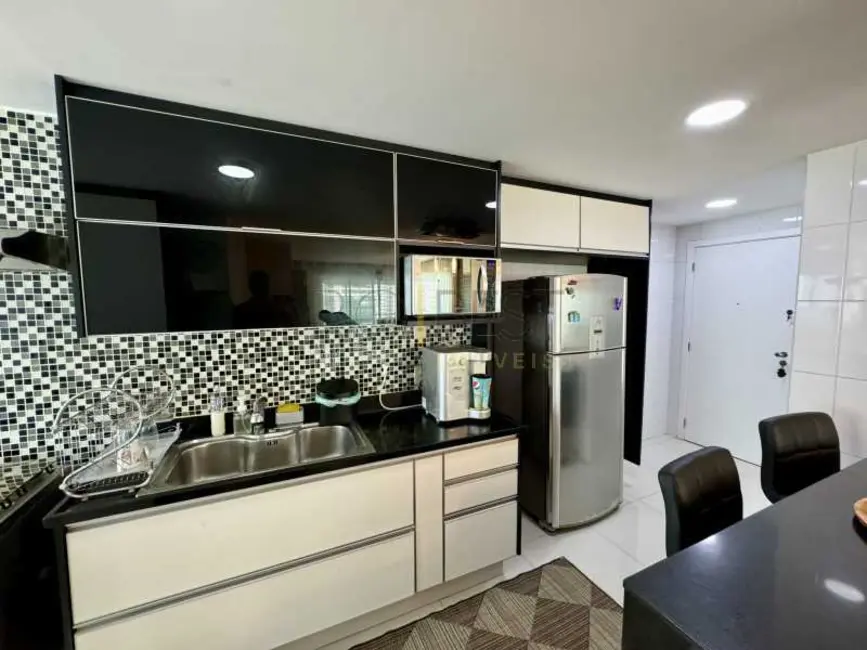 Apartamento com 4 quartos à venda e para alugar, 160m2 em Rio De Janeiro - RJ - imagem 9 Foto 9 de Apartamento com 4 quartos à venda e para alugar, 160m2 em Rio De Janeiro - RJ